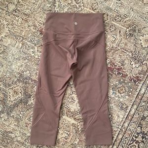 lululemon cropped leggings in mauve